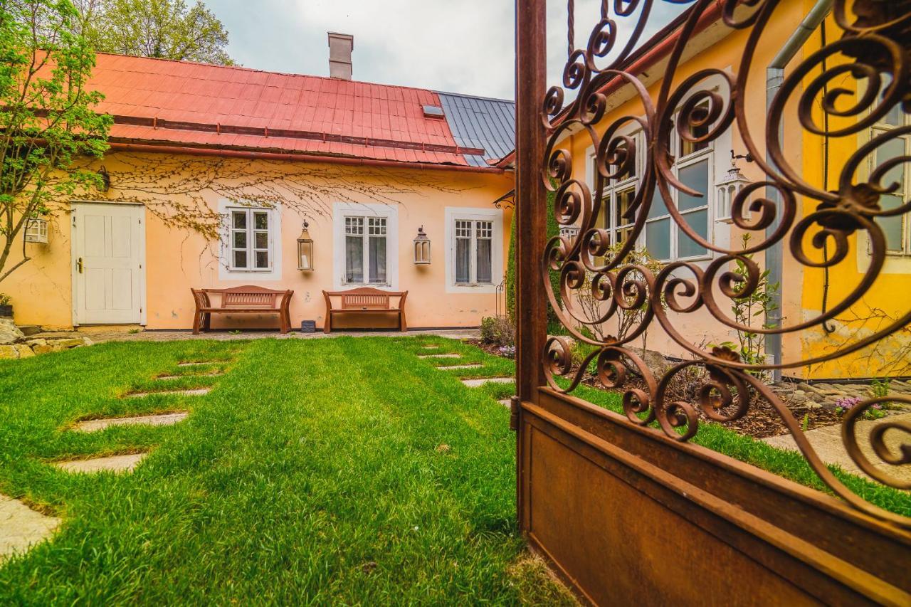 Vila Stiavnica บันสกา ชีอาว์นีซา ภายนอก รูปภาพ