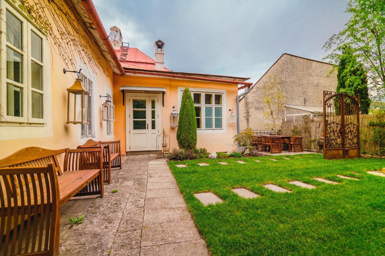 Vila Stiavnica บันสกา ชีอาว์นีซา ภายนอก รูปภาพ
